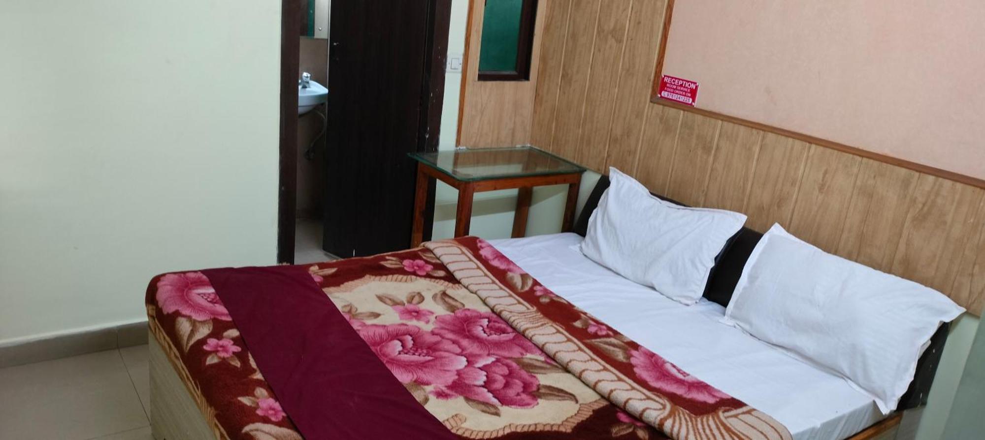 Hotel Shaurya Haridwār Exteriér fotografie